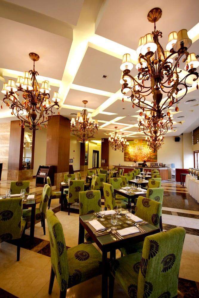 The Avenue Plaza Hotel Naga  Eksteriør billede