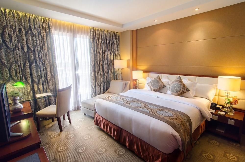 The Avenue Plaza Hotel Naga  Eksteriør billede