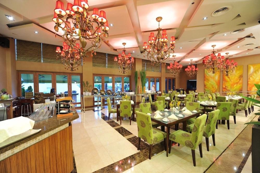 The Avenue Plaza Hotel Naga  Eksteriør billede