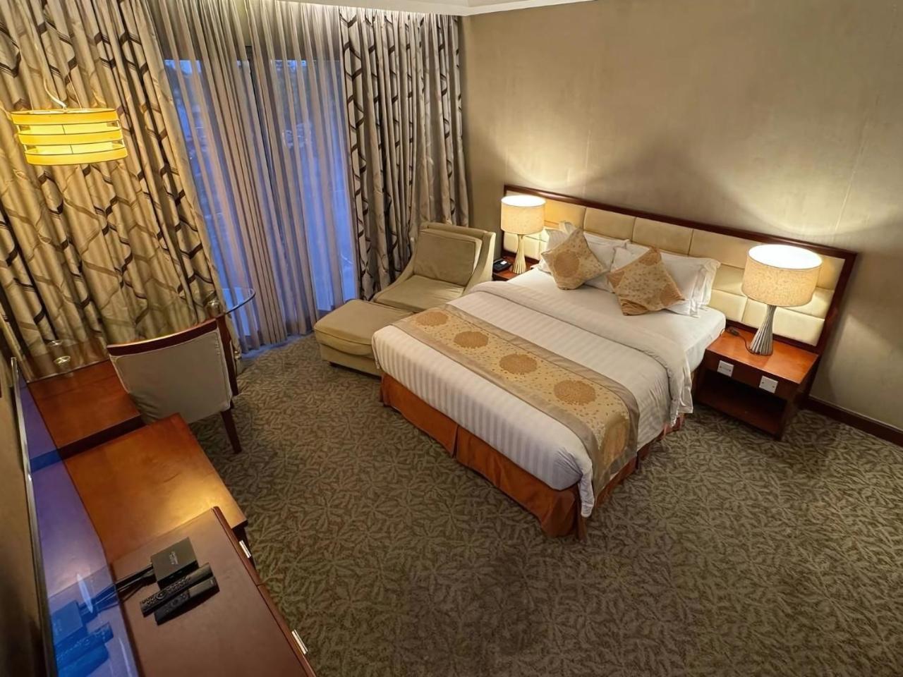 The Avenue Plaza Hotel Naga  Eksteriør billede