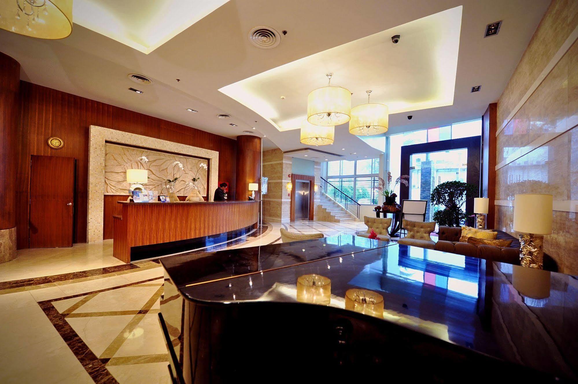 The Avenue Plaza Hotel Naga  Eksteriør billede
