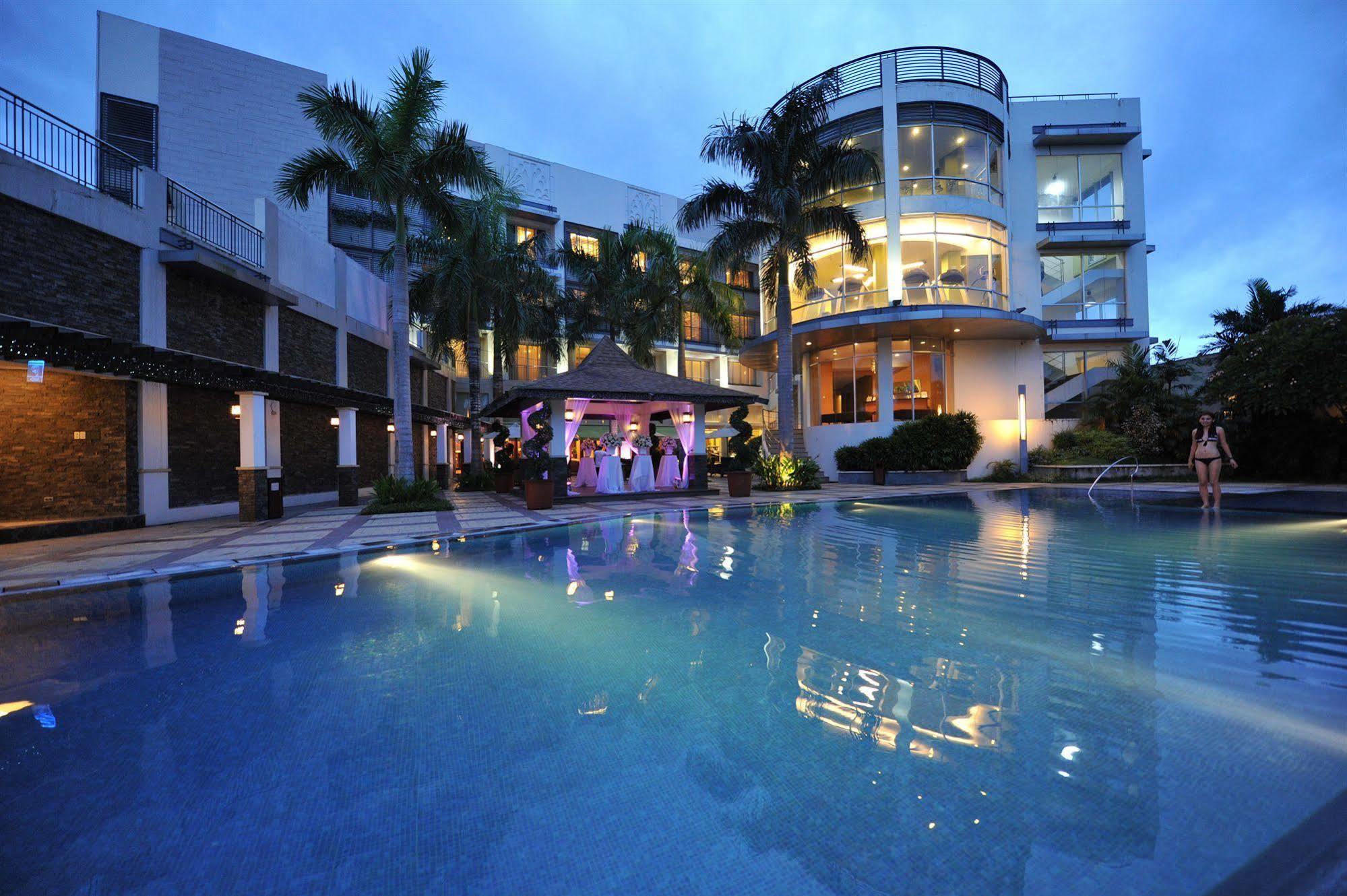 The Avenue Plaza Hotel Naga  Eksteriør billede